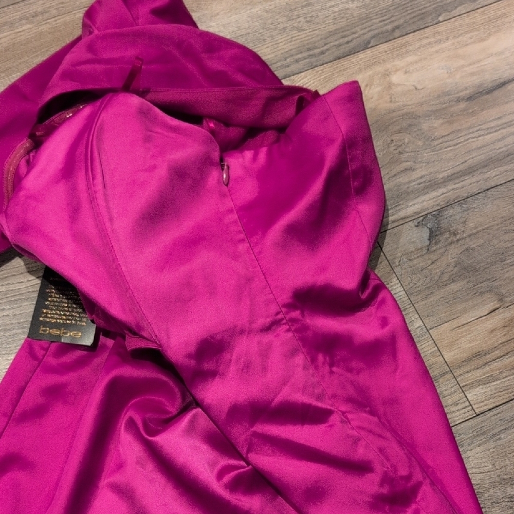 bebe One-Shoulder Satin Mini Dress in Fuchsia - Picture 3 of 7